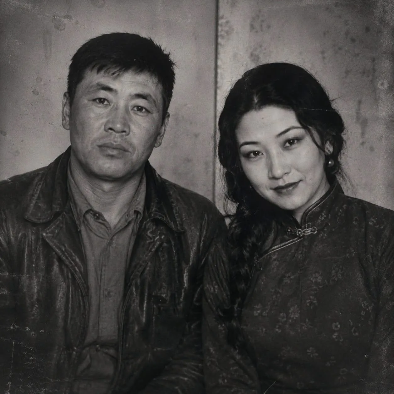 Ховдын замд таарсан үзэсгэлэнт бүсгүйг эхнэрээ болгожээ...Харин гэрийнх нь авдар өдөр бүр хаанаас ч юм шинэ махаар дүүрдэг байв...